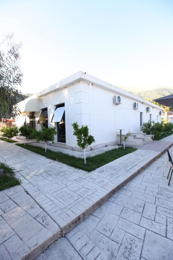 Bunec Beach Resort Piqeras 외부 사진